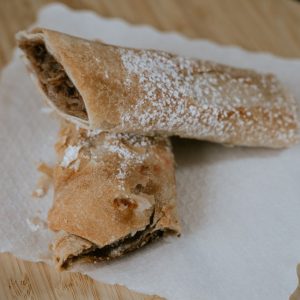 Placinta con mele noci e cannella