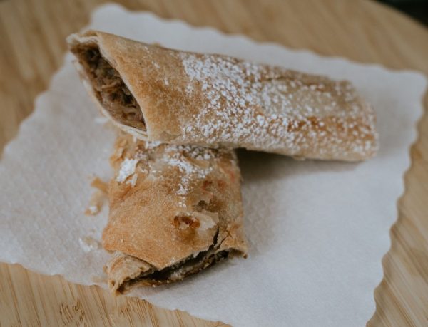 Placinta con mele noci e cannella